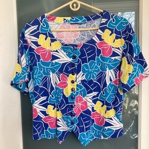 Cotton flower cropped button up fits s-m.